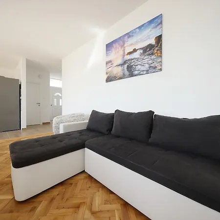 Como Apartament Sukošan